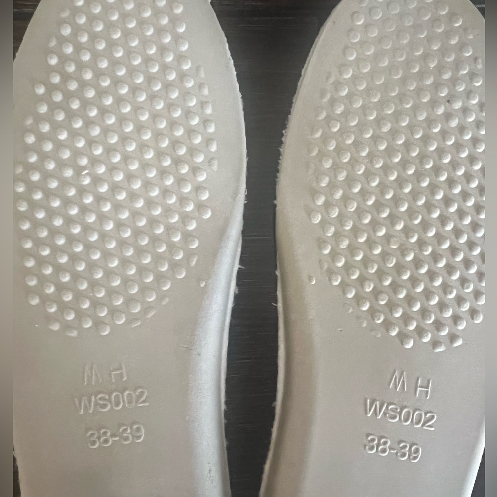 Gucci 1977 Cloth Monogram Slip-On Sneakers - Picture 9 of 10